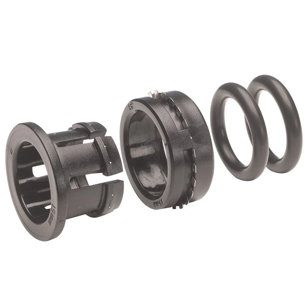 John Guest Plastic Half Cartridge - 8mm Black Double Nitrile O-ring — Box of 1000
