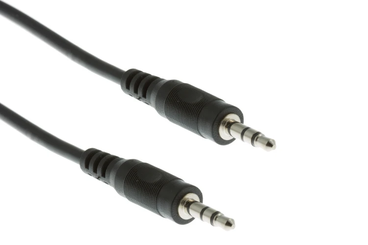 Audio Auxiliary Cable with TRS 3.5mm Male/Male Connectors, 6ft